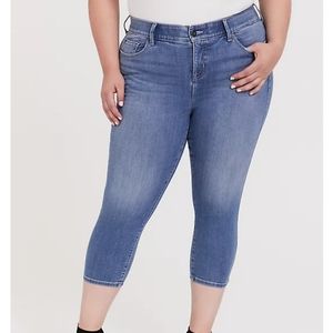 Torrid plus size skinny crop jeans